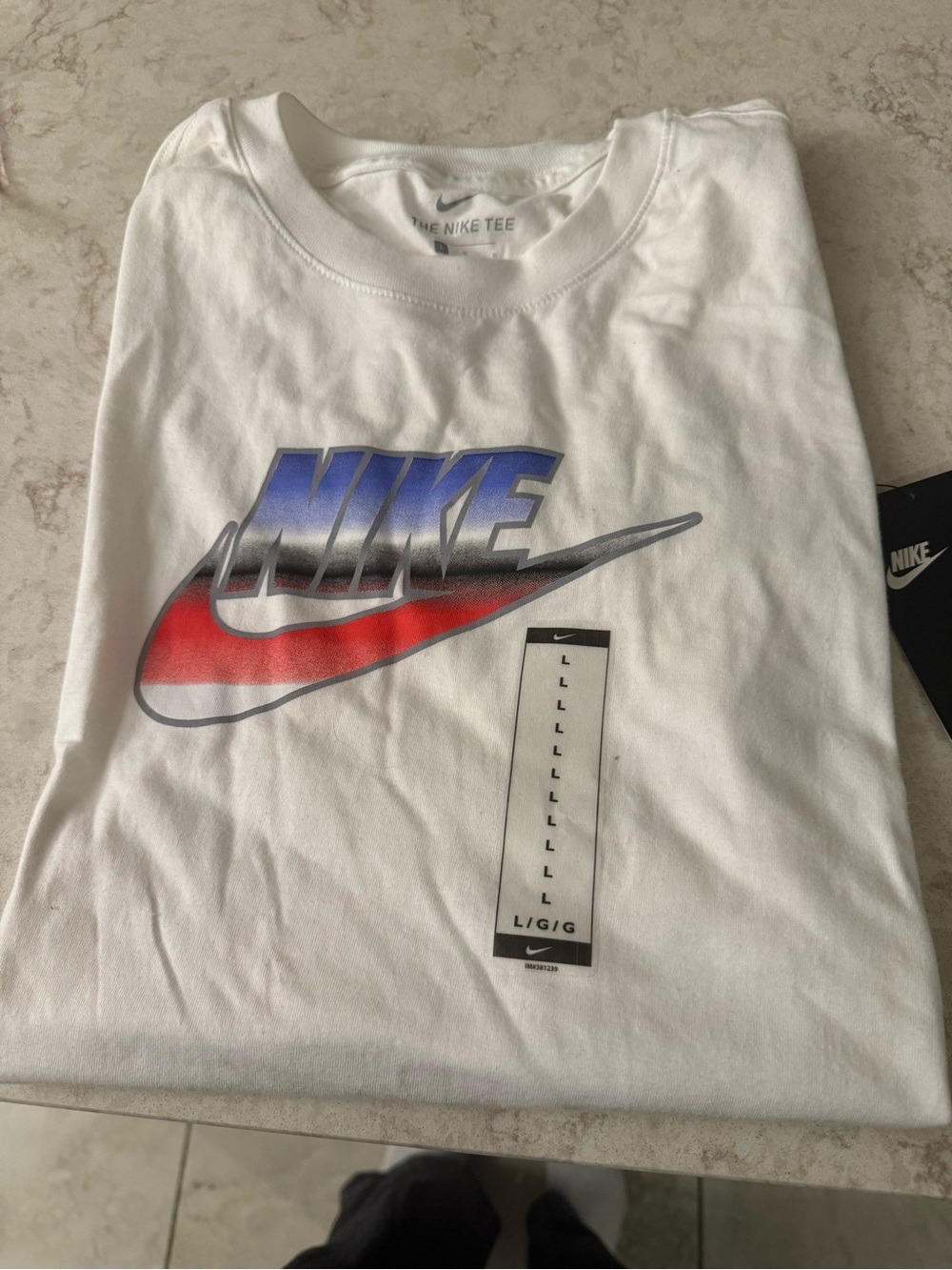 NWT Nike Men’s White Graphic Logo T-Shirt